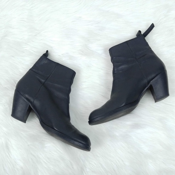 SOLD. Acne Studios | Pistol Leather Ankle Booties - Picture 3 of 6